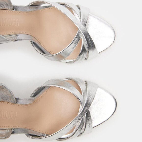 STEVE MADDEN HEELS - Picture 3 of 4